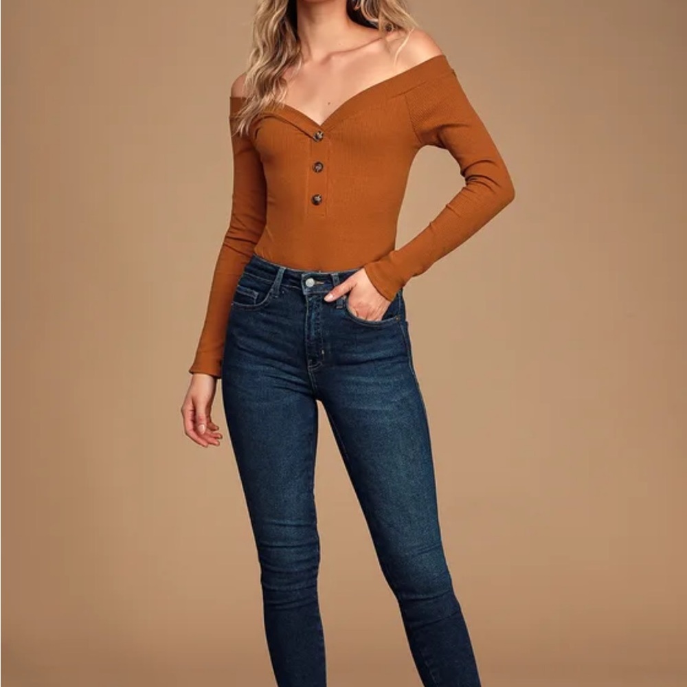 Lilyth Rust Brown Ribbed Long Sleeve Off-the-Shoulder Bodysuit